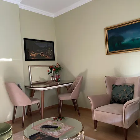 Lux Palata באניה לוקה